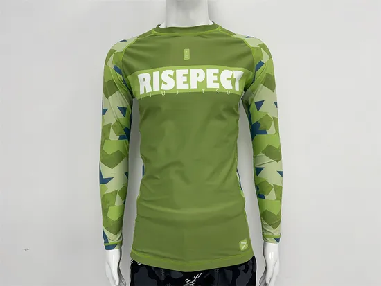 Comfortable Women′s UV Protection Rash Guard with Stand Collar Breathable Upf50 for Surfing Swimming & Water Fitness 